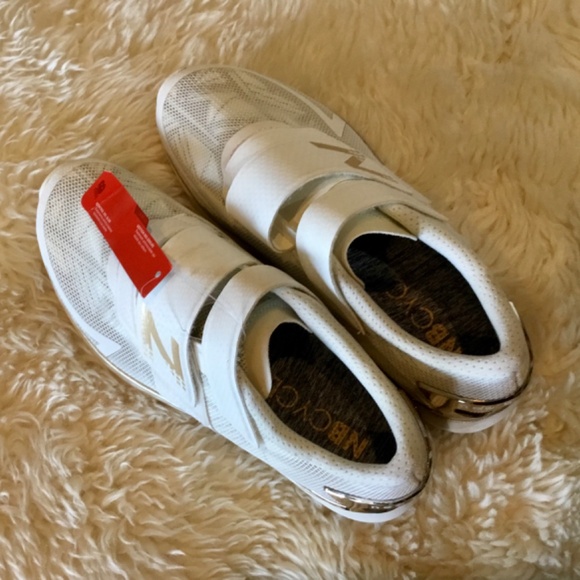 New Balance shoes - Picture 2 of 4